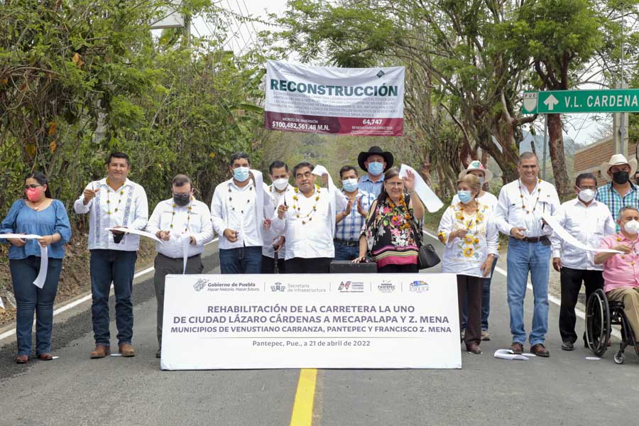 Inauguró Barbosa carretera en la Sierra Norte de Puebla