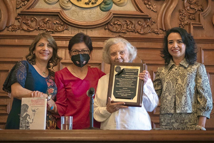 Elena Poniatowska participó en la Fenali de la BUAP