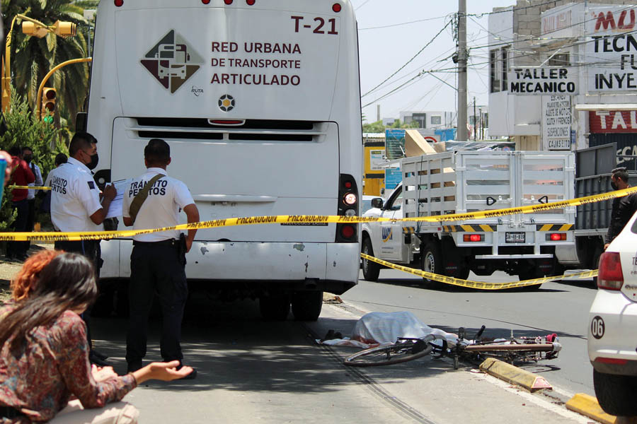 Murió ciclista atropellado por camión de RUTA