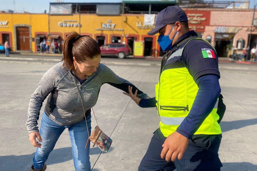 Dio policía de San Pedro Cholula taller de defensa personal