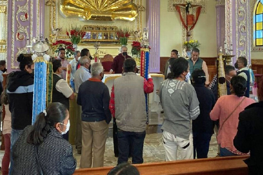 Cierran iglesia de Cuautlancingo por diferencias por capilla