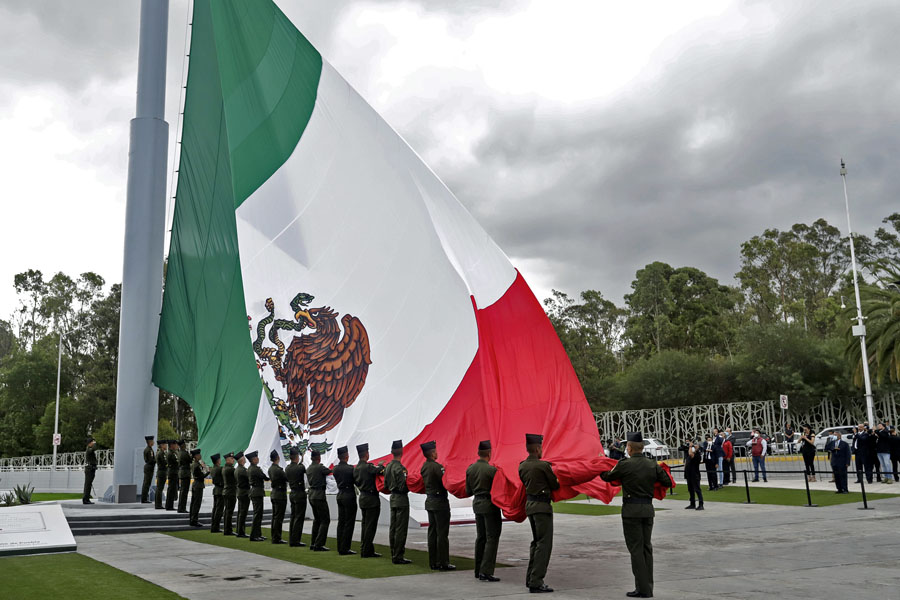 Inauguró Barbosa Bandera Monumental en Los Fuertes