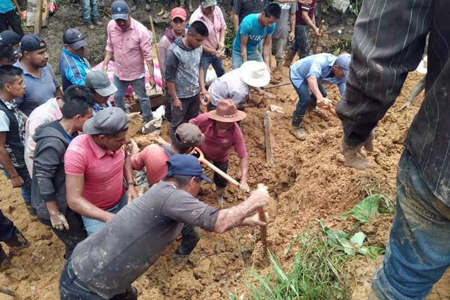 Dos hermanos murieron por deslave en Eloxochitlán