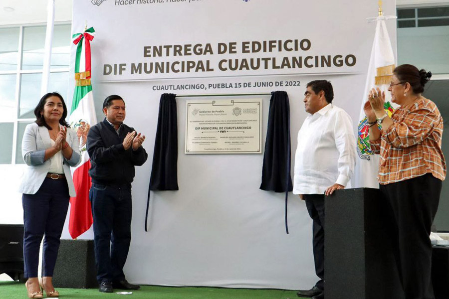 Inauguraron Filomeno Sarmiento y Barbosa oficinas del DIF