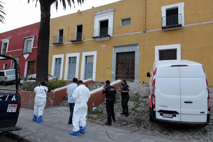 Fallecieron dos albañiles en El Alto al caerles una barda