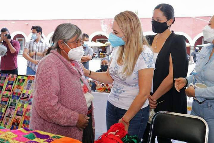 Inauguró Paola Angon Feria del Autoempleo