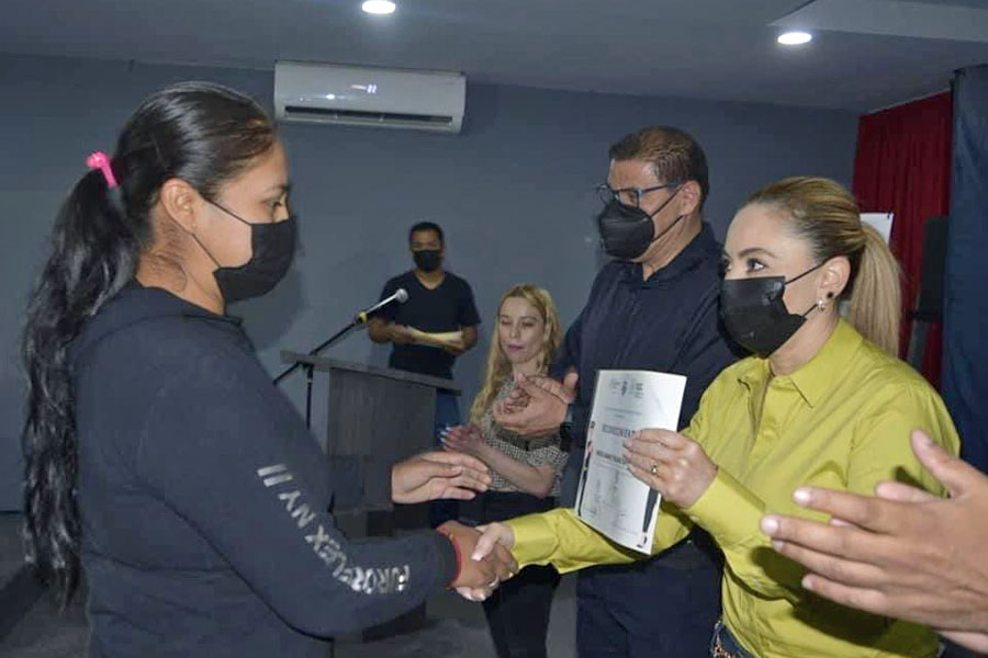 Reconoció Angon a policías capacitados en lenguaje de señas