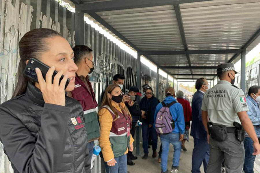 Supervisó Sheinbaum en moto apoyo a Línea 1 del Metro