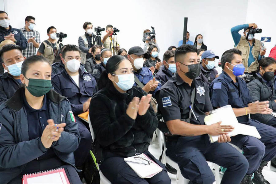 Reciben capacitación policías municipales de Chignahuapan