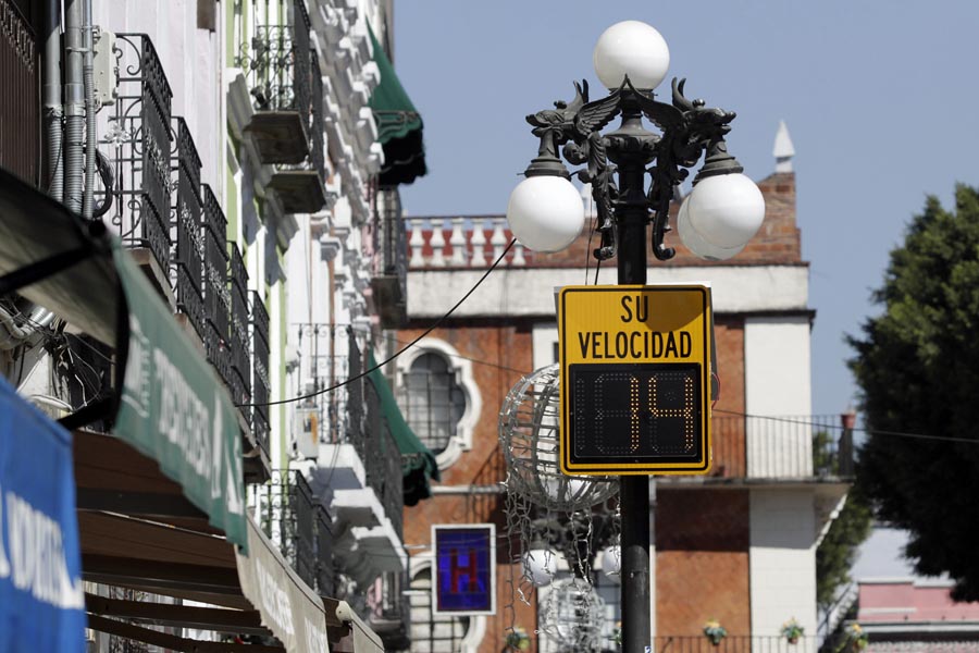 Canceló Eduardo Rivera fotomultas en Puebla capital