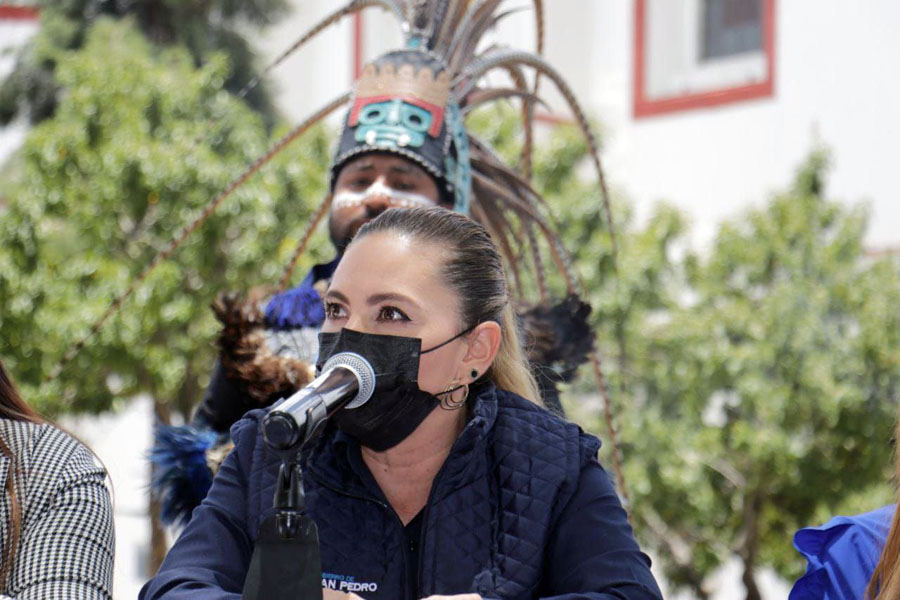 Presentó Paola Angon la 72ª feria de San Pedro Cholula