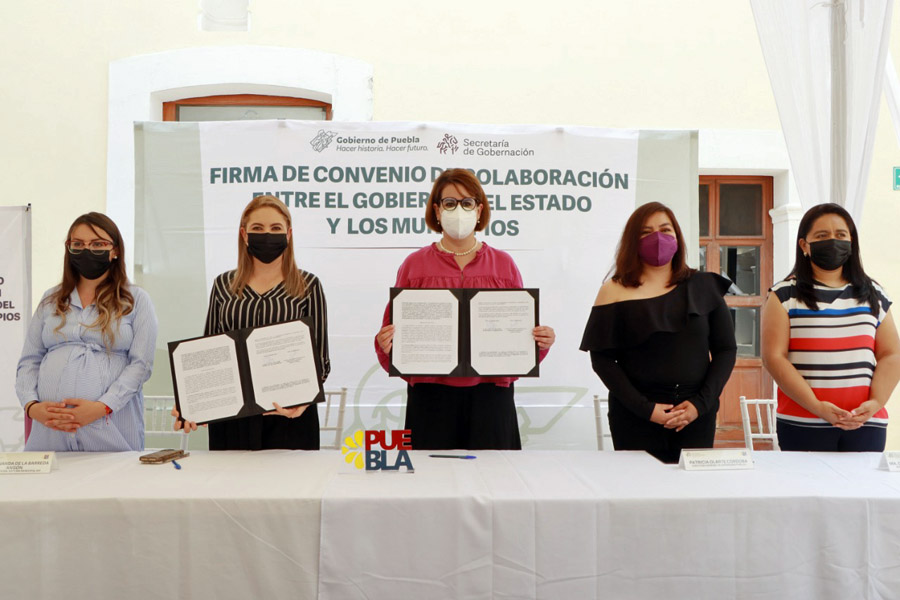 Firmaron convenio Ana Lucia Hill y Paola Angon