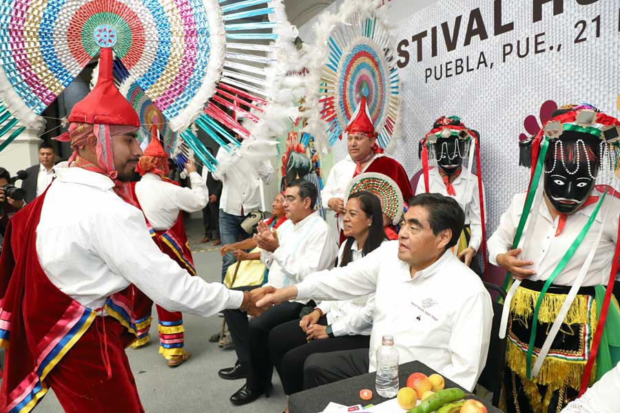 Recibió Barbosa en Casa Aguayo convite del Huey Atlixcáyotl