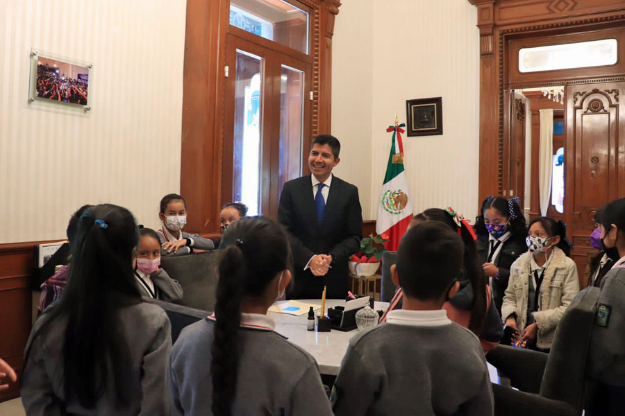 Por un día estudiantes de primaria fueron regidores