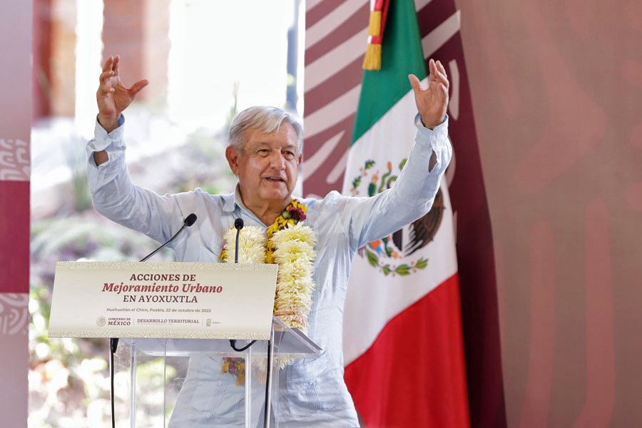 Inauguraron López Obrador y Barbosa obras en Ayoxuxtla