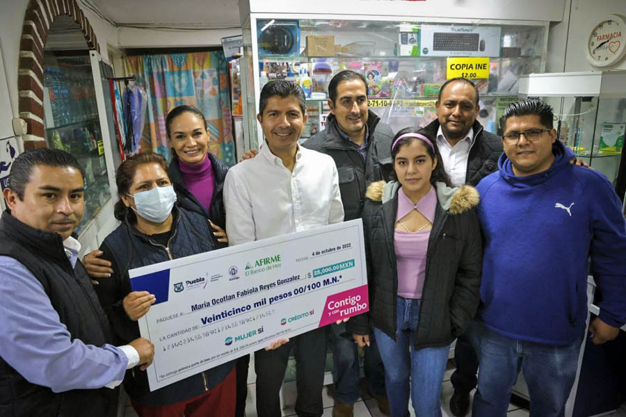 Entregó Eduardo Rivera cheque 950 de “Créditos Contigo”