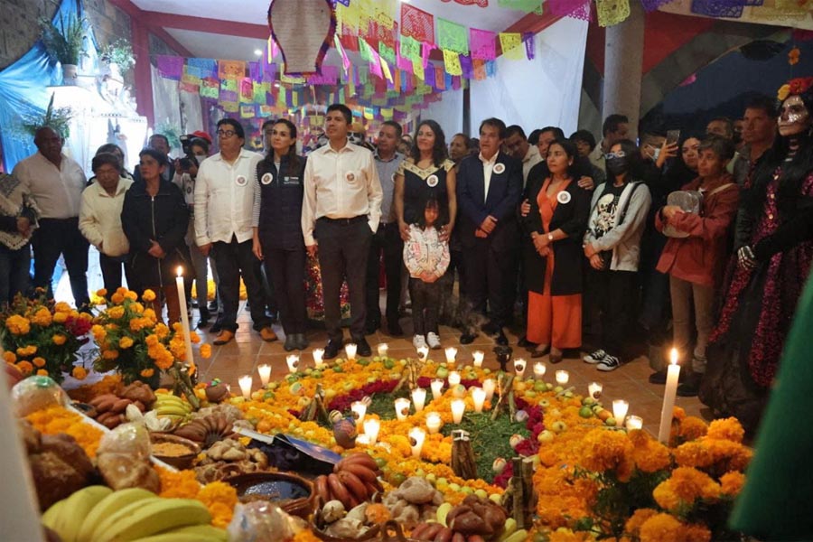 Inauguró Eduardo Rivera corredor metropolitano de ofrendas