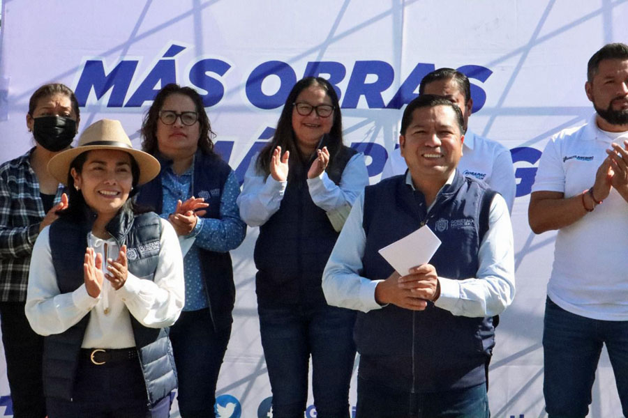 Inició Filomeno Sarmiento pavimentación en seis calles