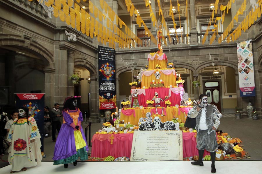 Inauguró Eduardo Rivera corredor metropolitano de ofrendas