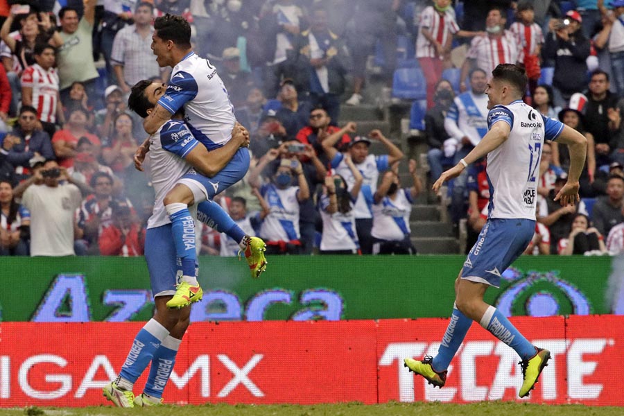 Sufrido triunfo de Puebla sobre Chivas en penales