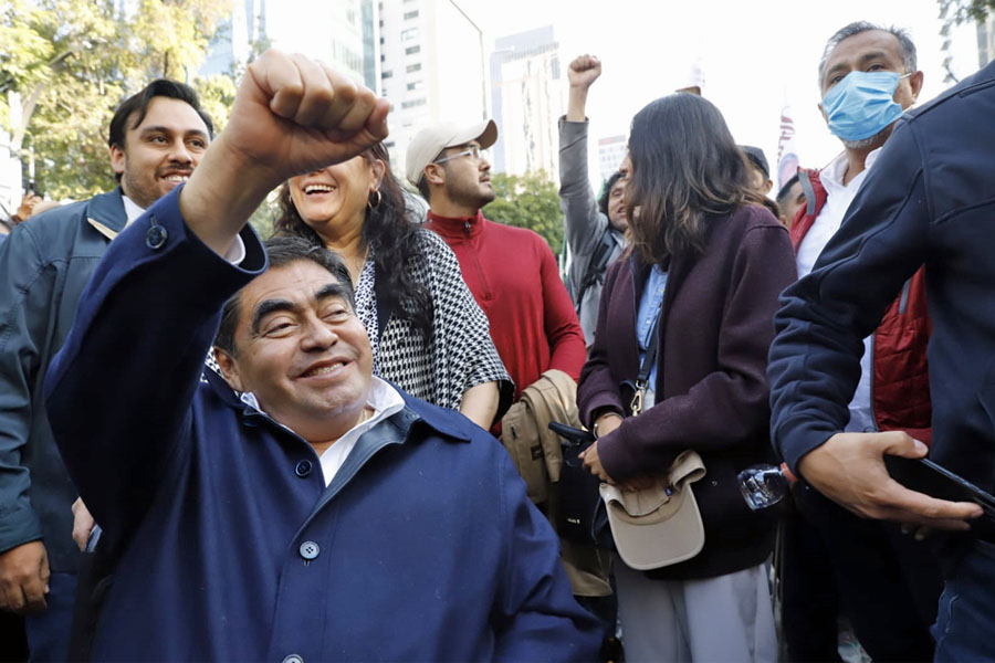 Sin fines electorales la marcha en Puebla, aclaró Barbosa