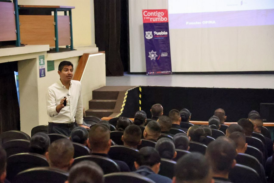 Impartió Eduardo Rivera conferencia a cadetes