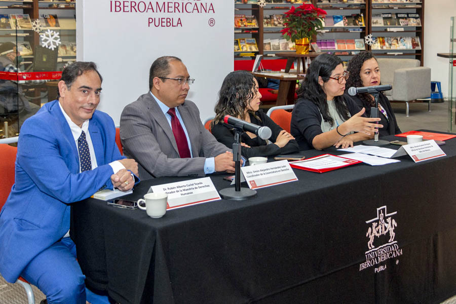 Presentaron en la Ibero Puebla libro sobre Israel Arzate