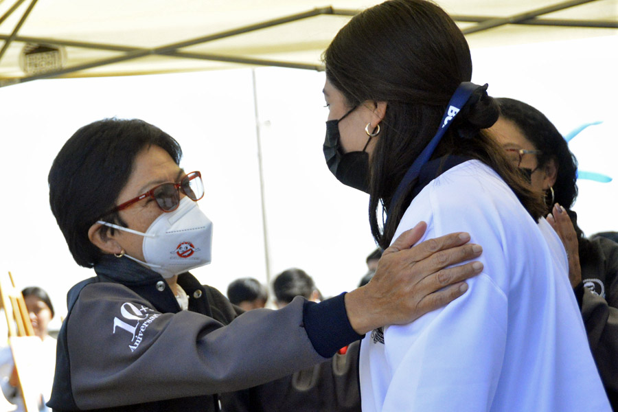 Celebró Lilia Cedillo 10 años de prepa Zapata de Texmelucan