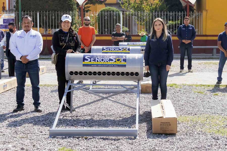 Entregó edil de San Pedro Cholula 455 calentadores solares