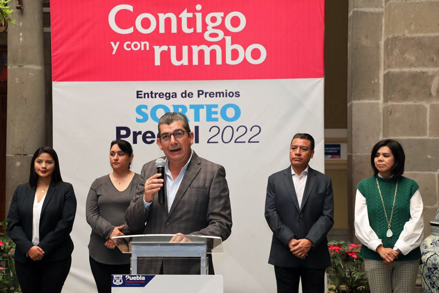 Entregó Ayuntamiento premios del sorteo predial 2022