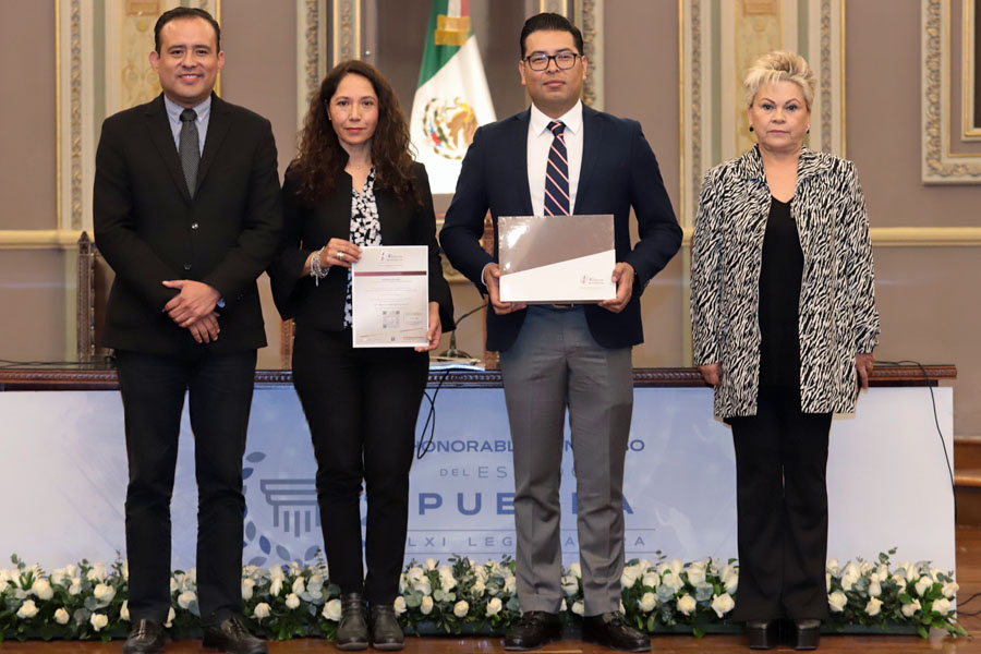 Entregó gobierno de Puebla 4º. informe al Congreso