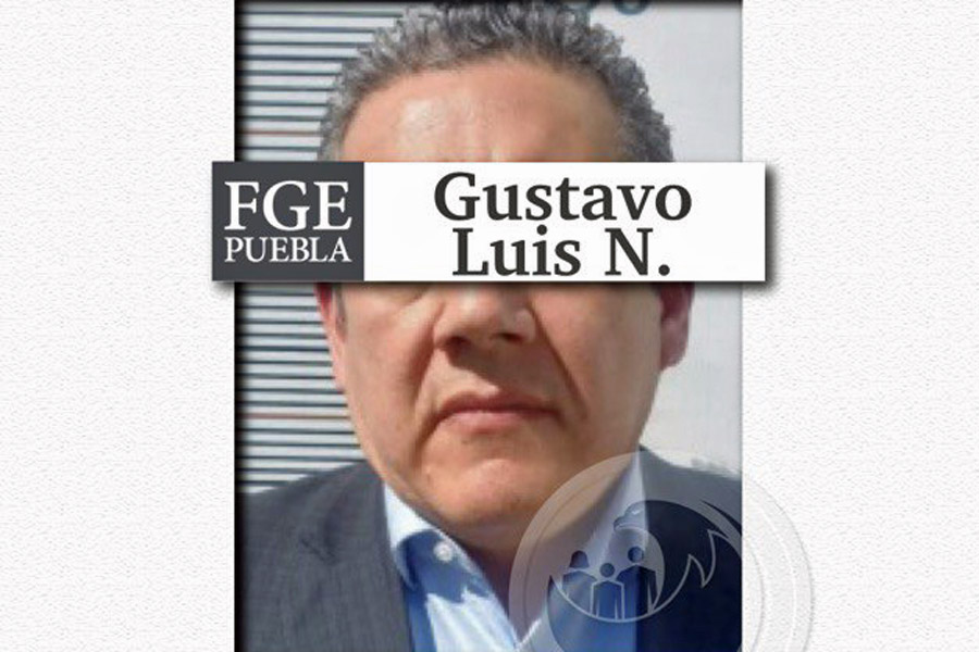 La FGE ejercitó acción penal en contra de Gustavo Luis N. a quien aprehendió por los delitos de uso de documento público falso y uso de documento privado falso.