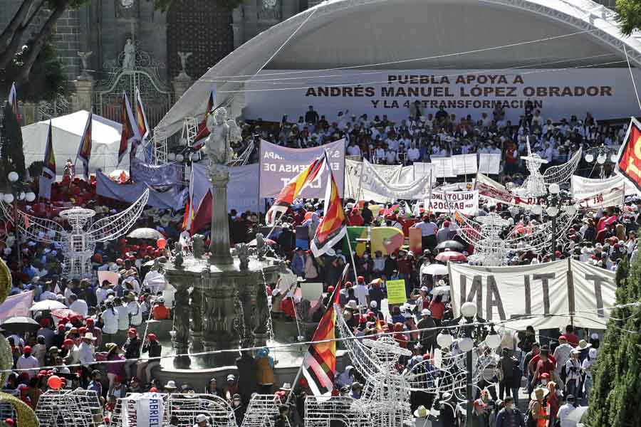 Encabezó Barbosa marcha de 100 mil asistentes en Puebla