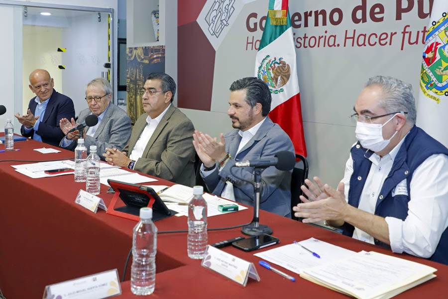 Analizará Puebla federalizar los servicios de salud