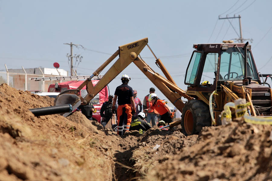 Derrumbe en obra dejó un muerto y un lesionado