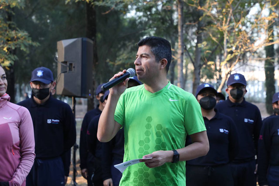 Encabezó Eduardo Rivera carrera con cadetes de la academia