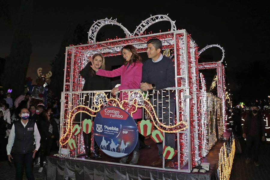 Acompañó Eduardo Rivera a los Reyes Magos en el Desfile