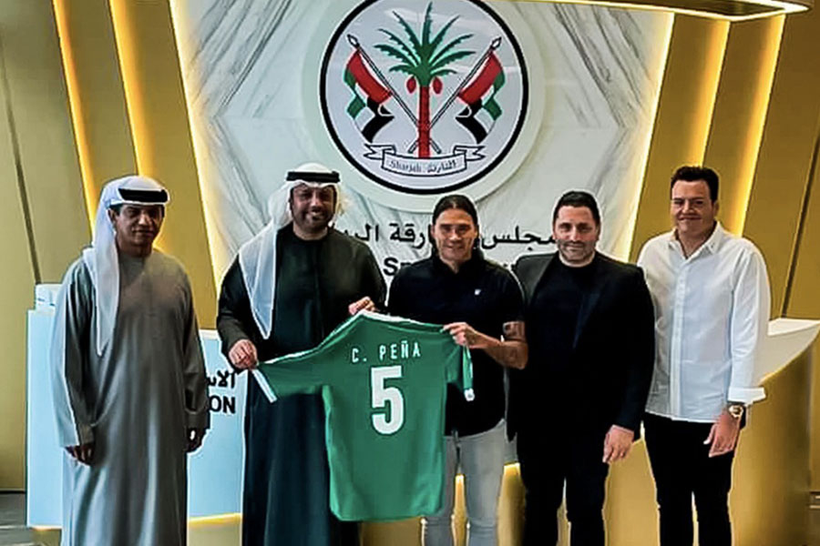 Llega Gullit Peña a Al Dhaid de Emiratos Árabes Unidos