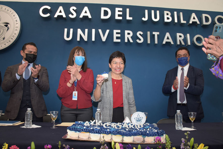 Celebró Lilia Cedillo 15 aniversario de la Casa del Jubilado