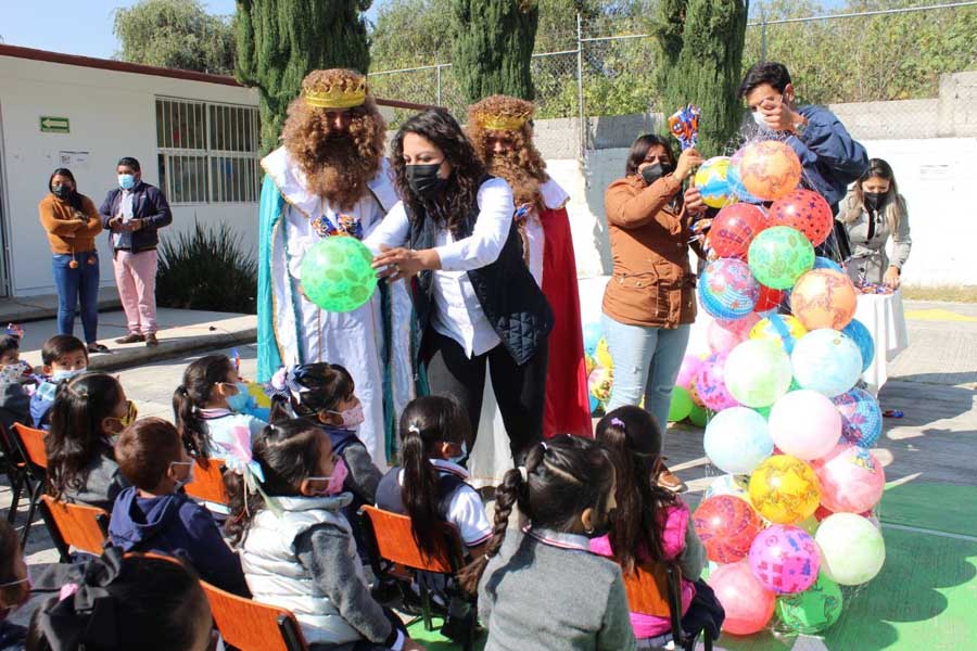 Encabezó Lupita Cuautle caravana de Reyes Magos en CAIC´S