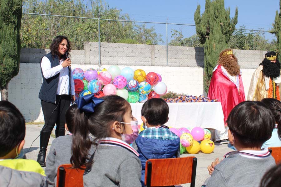 Encabezó Lupita Cuautle caravana de Reyes Magos en CAIC´S