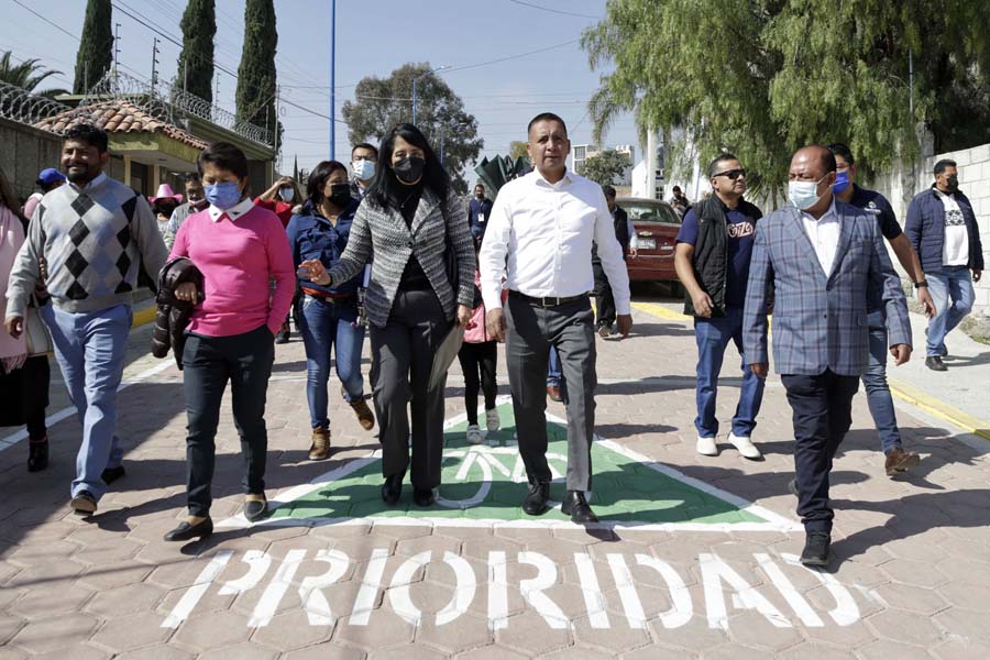 Inauguró Mundo Tlatehui adoquinamiento en Emiliano Zapata