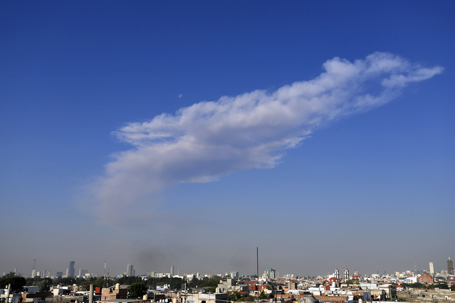 Registró volcán Popocatépetl tres explosiones y fumarolas