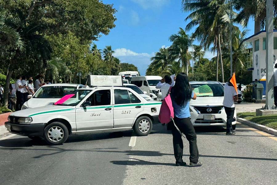 Se está exagerando, consideró AMLO sobre taxistas en Cancún