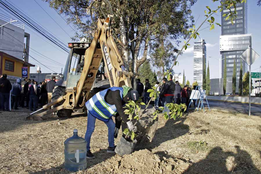 Iniciaron Rivera y Creel trabajos en la recta a Cholula