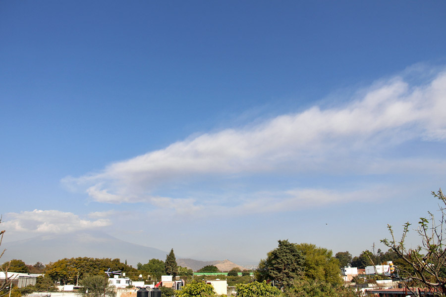 Registró volcán Popocatépetl tres explosiones y fumarolas