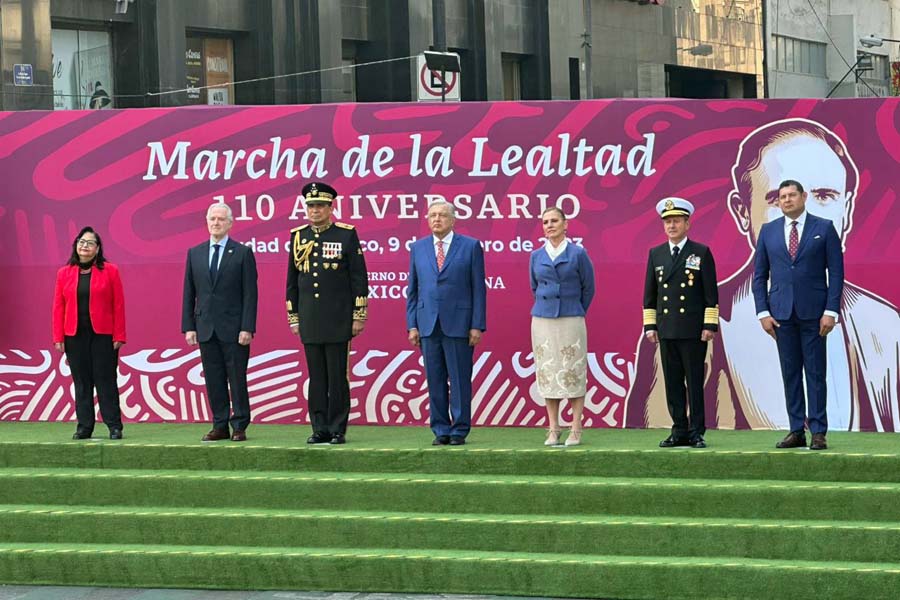 Acompañó Armenta a AMLO a ceremonia de Marcha de la Libertad