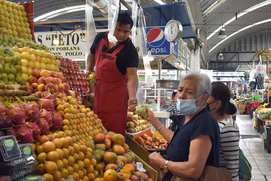 Con 3 salarios mínimos se comprar la canasta básica: UPAEP