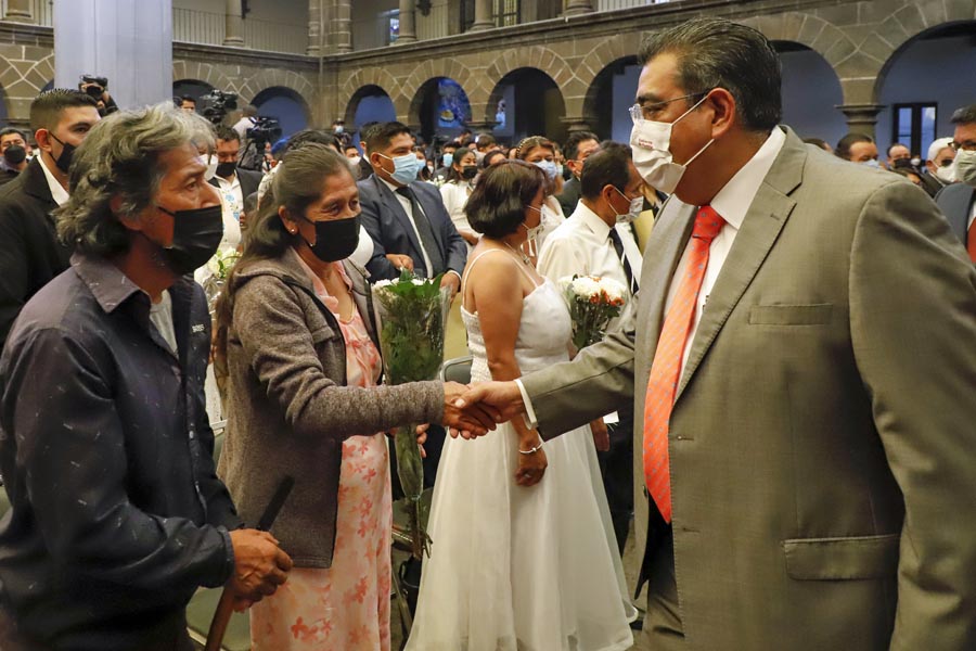 Encabezó Céspedes celebración de matrimonios gratuitos