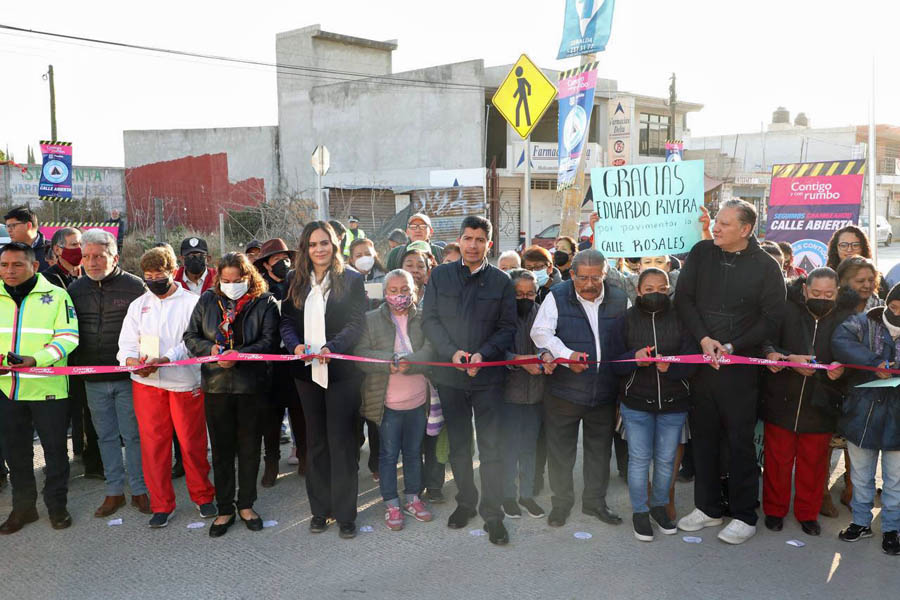 Entregó Eduardo Rivera rehabilitación de calle en San Ramón